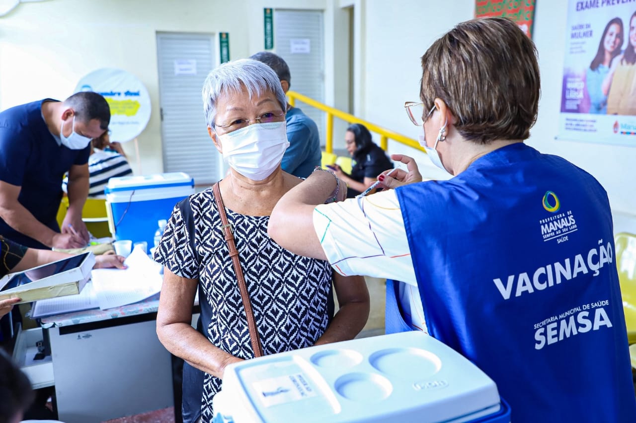 Semsa oferta vacina contra a Covid-19 em 74 unidades de saúde nesta semana, em Manaus