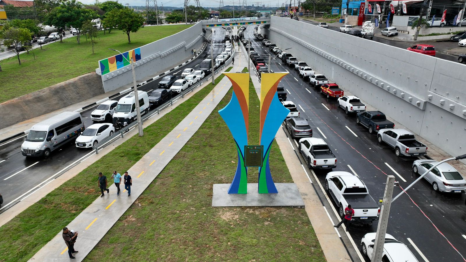 Prefeito David Almeida entrega viaduto da Avenida das Torres, em parceria com o Governo do Estado