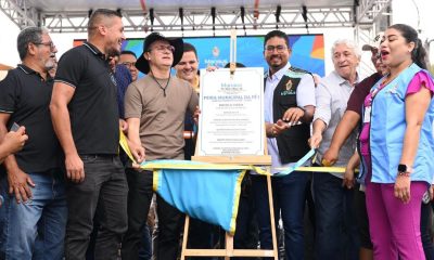 Prefeito David Almeida inaugura primeira feira municipal no bairro Colônia Antônio Aleixo