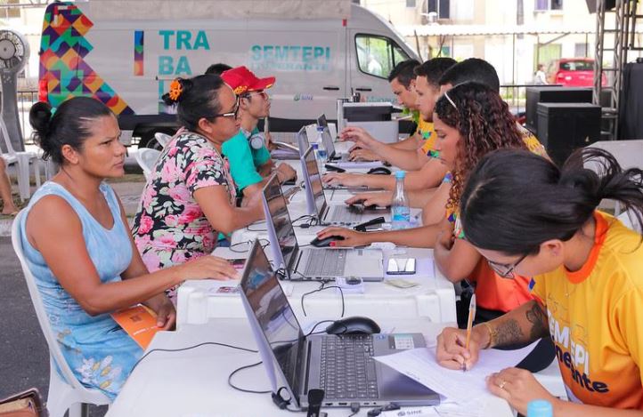 Prefeitura de Manaus promove ação ‘Sine nos Bairros’ em três escolas da cidade