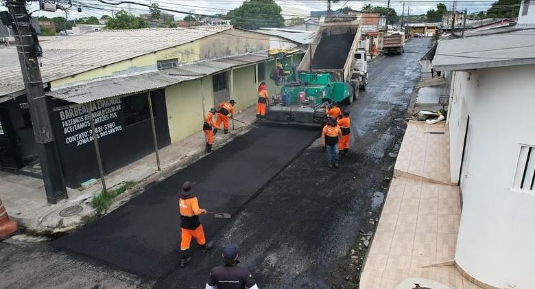 Prefeitura aplica 300 toneladas de massa em via do bairro Cidade Nova 