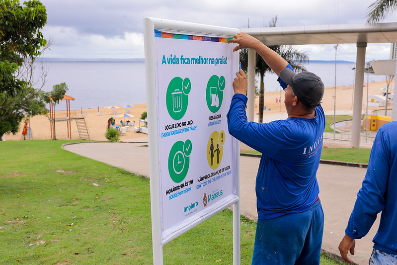 Prefeitura alerta para proibição de garrafas e embalagens de vidro na praia Ponta Negra 