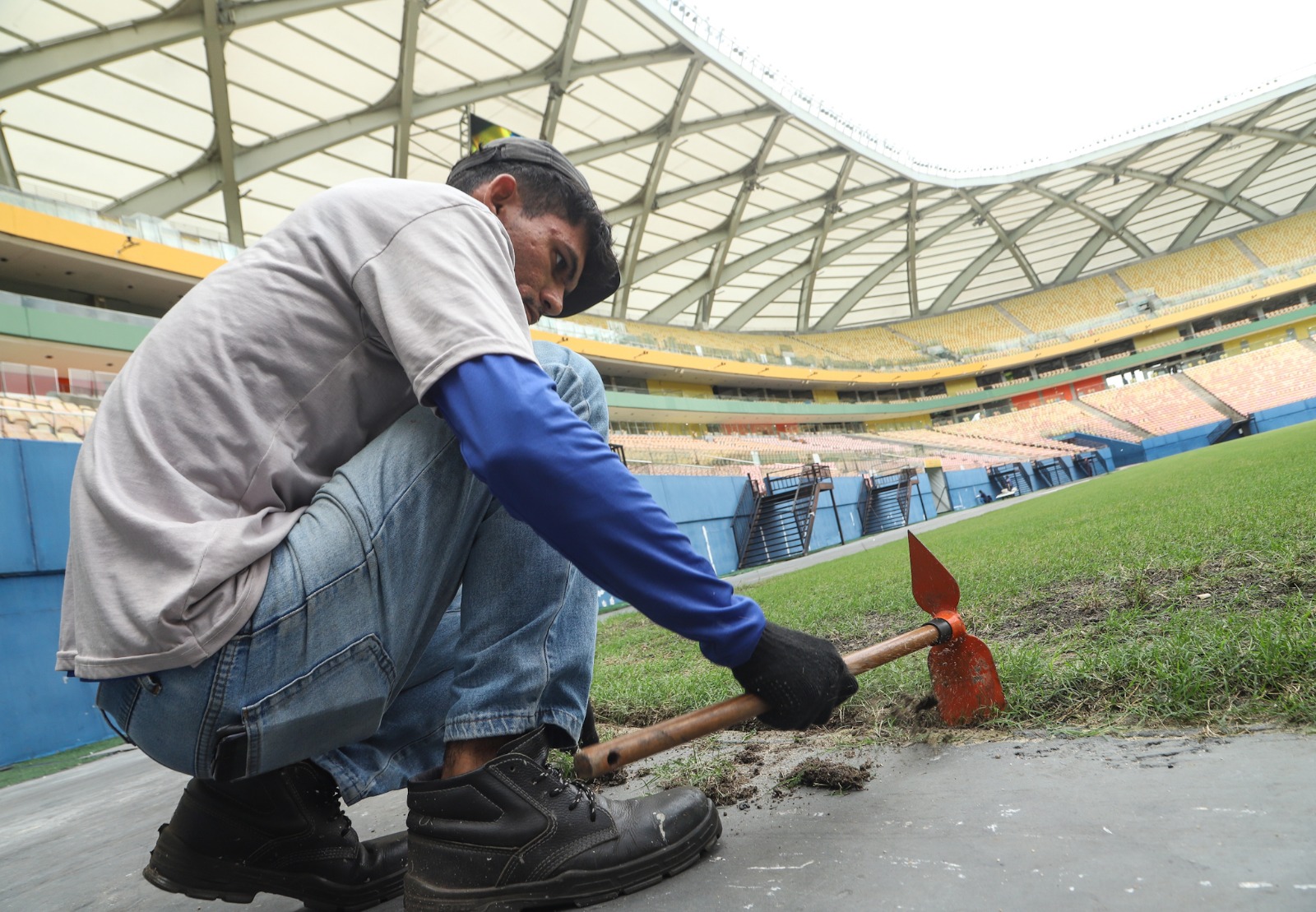 Arena da Amazônia recebe serviços de revitalização para temporada de futebol 2024