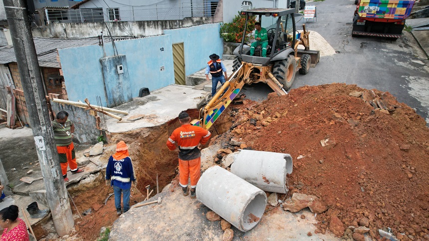 Prefeitura atende solicitação de moradores e recupera rede de drenagem profunda no São Francisco