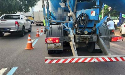 Prefeitura autua 12 caminhões em zona de restrição na avenida Mário Ypiranga Monteiro