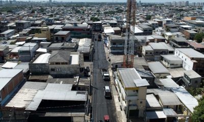 ‘Asfalta Manaus’ da prefeitura recapeia avenida principal no bairro Alvorada