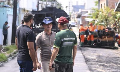 Prefeito de Manaus, David Almeida, vistoriou obras nesta quinta-feira no bairro Santa Etelvina