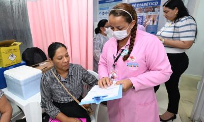 Prefeito acompanha atendimentos na Unidade Móvel da Saúde da Mulher na zona Norte de Manaus