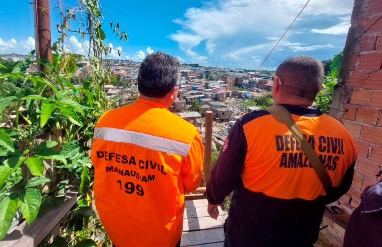 Prefeitura de Manaus atende três ocorrências de chuva na manhã desta segunda-feira, 18/3