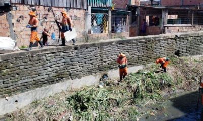 Prefeitura de Manaus realiza limpeza em igarapé do bairro Petrópolis