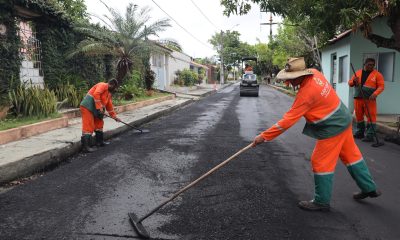 Seminf intensifica serviço de recapeamento asfáltico no bairro Alvorada, na Zona Centro-Oeste