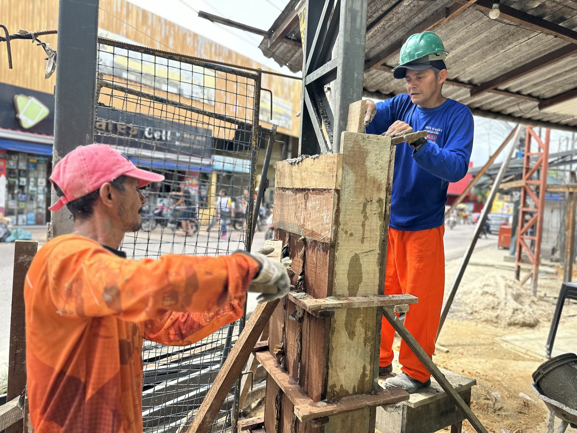 Prefeitura avança em obras na feira municipal João Sena, no bairro Alvorada