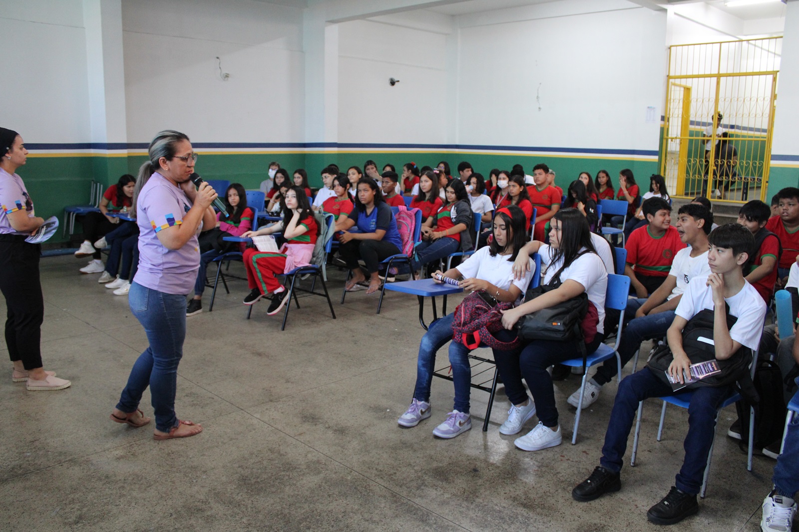 Prefeitura leva operação de combate à violência contra a mulher a alunos da rede municipal de ensino