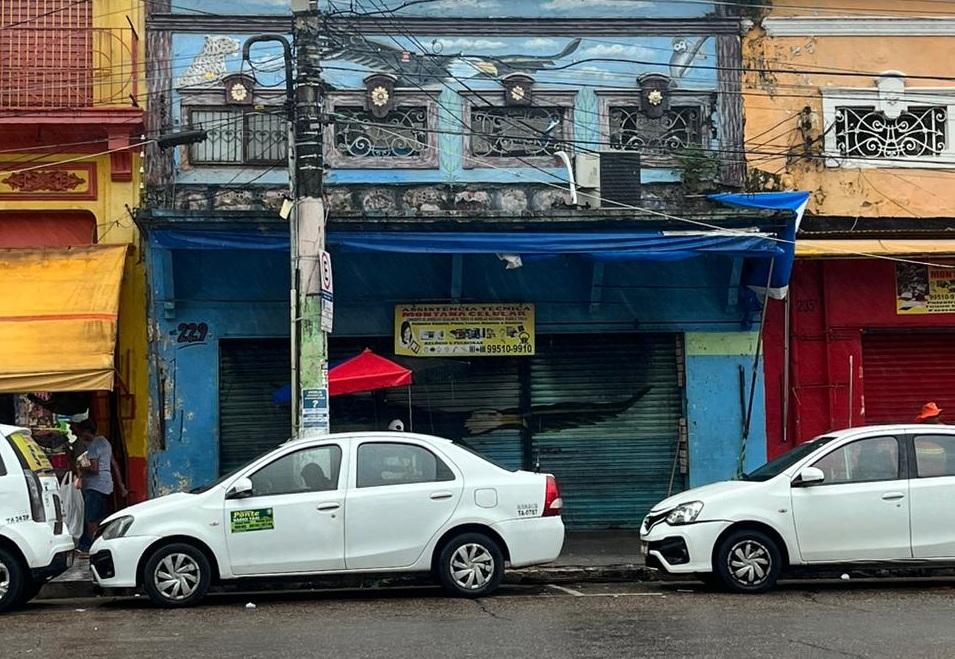 Após incêndio, prefeitura faz vistoria e atualização de ficha de imóveis no centro histórico de Manaus