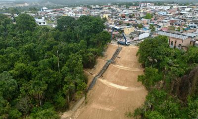 Prefeitura de Manaus constrói escada hidráulica de 60 metros em trecho de erosão na rua Albânia