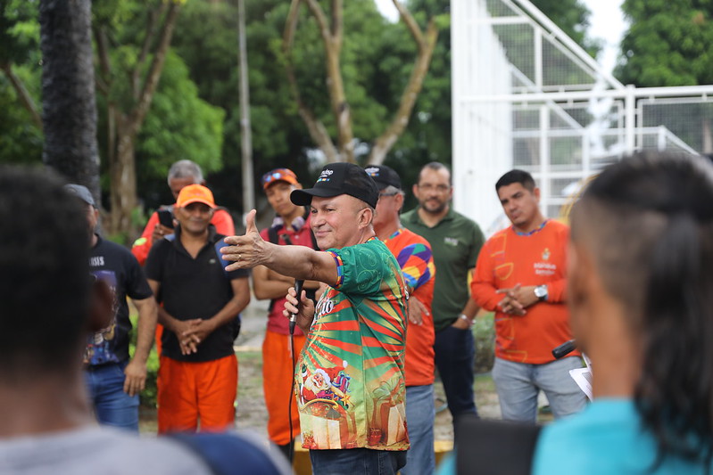 Prefeitura de Manaus realiza ação de limpeza em diversas avenidas da cidade