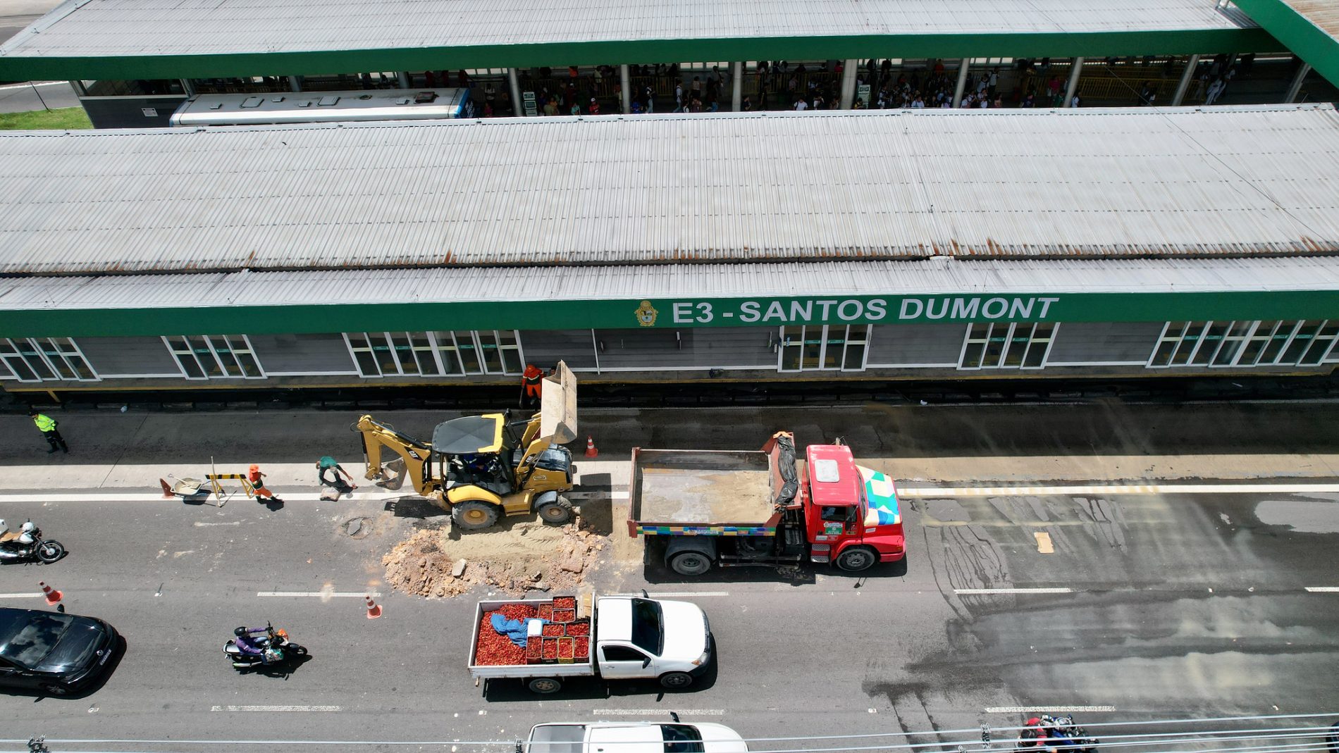 Prefeitura de Manaus recupera 15 metros de rede de drenagem na avenida Torquato Tapajós