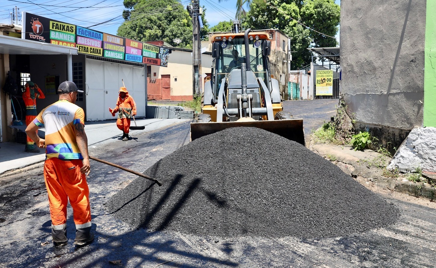 Seminf avança nas obras do programa “Asfalta Manaus” no São Geraldo, zona Centro-Sul de Manaus