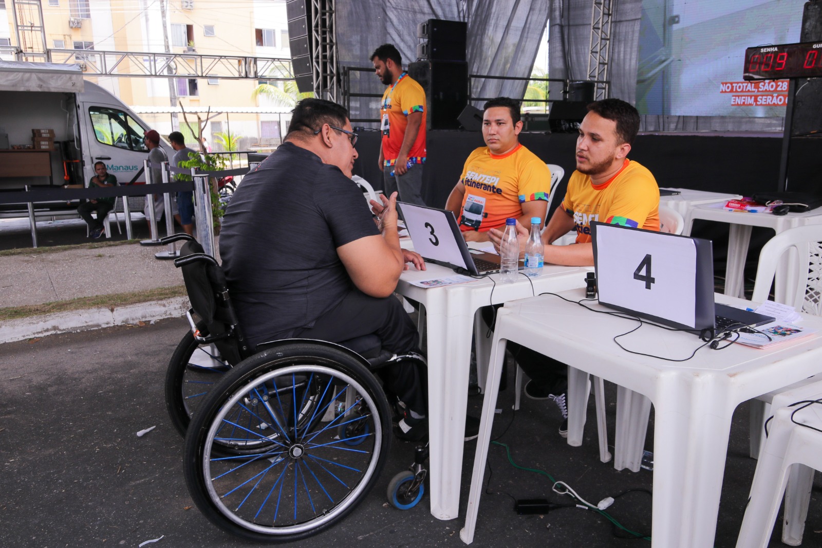 Prefeitura de Manaus já inseriu mais de 16 mil pessoas no mercado de trabalho desde 2021