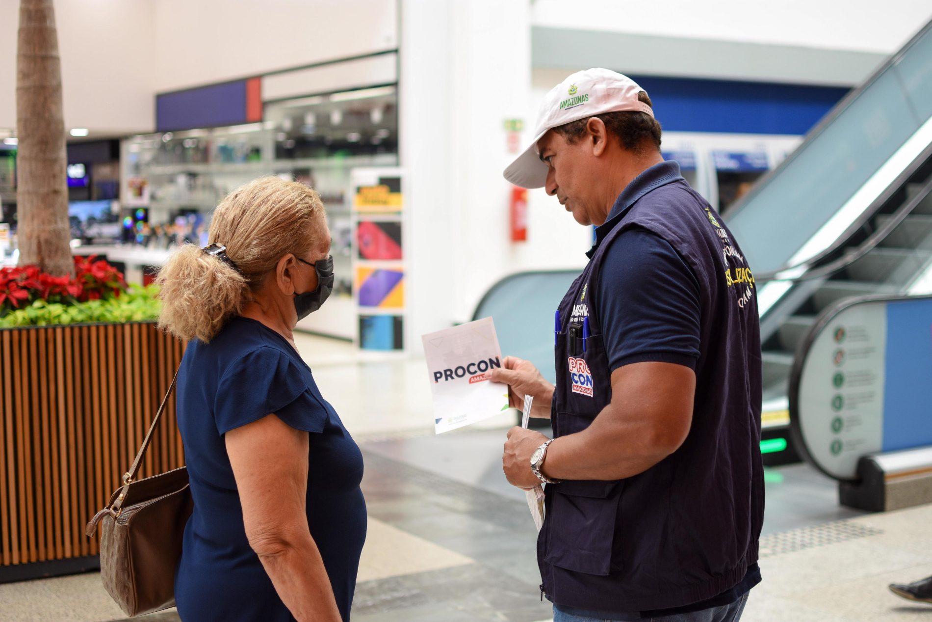 Dia das Mães: Procon-AM orienta sobre cuidados na hora das compras e das trocas de presentes