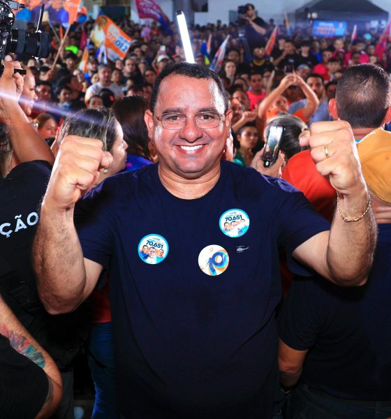 Pr Frank Abílio reúne multidão em caminhada no bairro Redenção